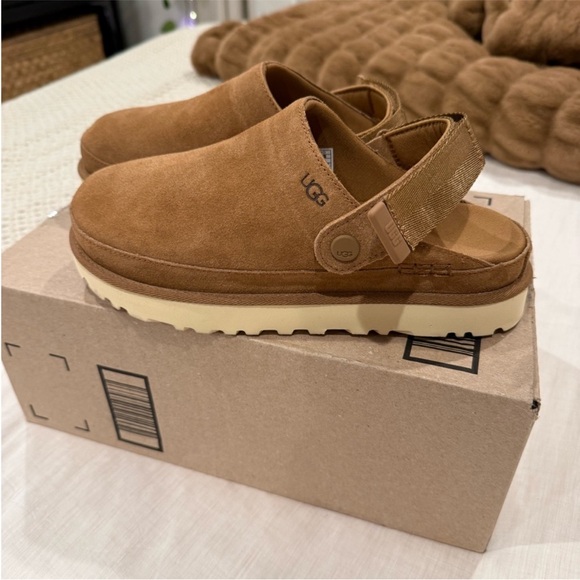 NWOT UGG Goldenstar Clog Chestnut Suede EU 37 - Picture 7 of 8